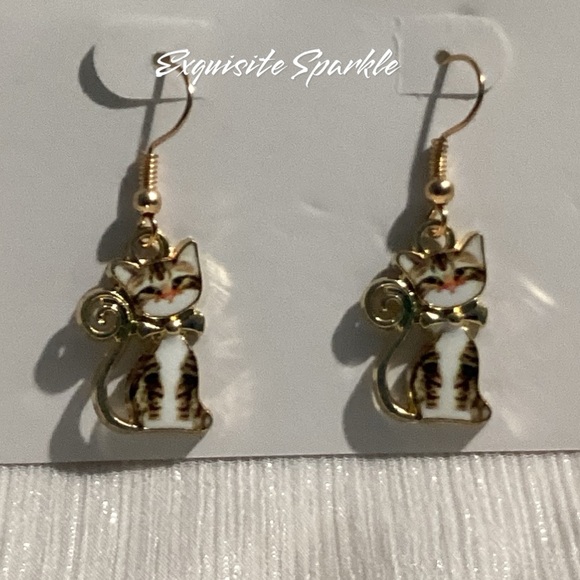 😸Set of Adorable GoldTone Painted Acrylic Hook Drop Cat/Kitten Earrings - Picture 3 of 15